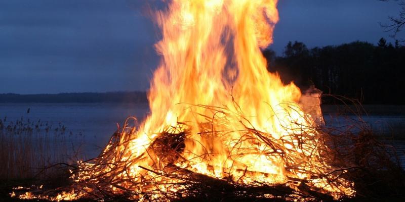 05.04.2026 – Traditionelles Osterfeuer in Höfgen